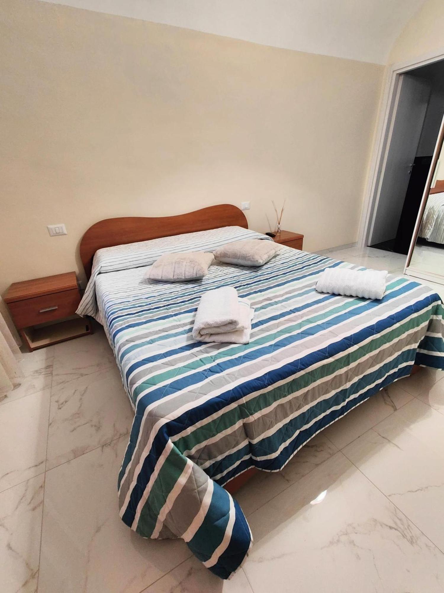 Casa Veronica Vercelli Esterno foto